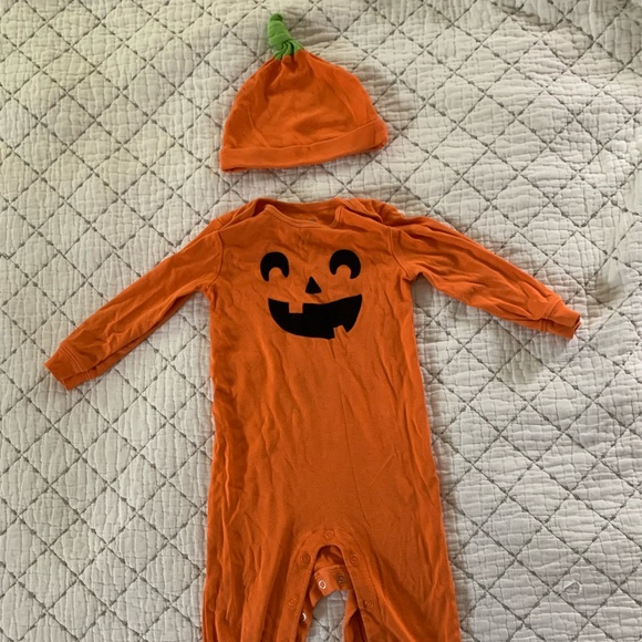 Carter’s Halloween Bodysuit & Cap Pajama Set 18m - Picture 3 of 7